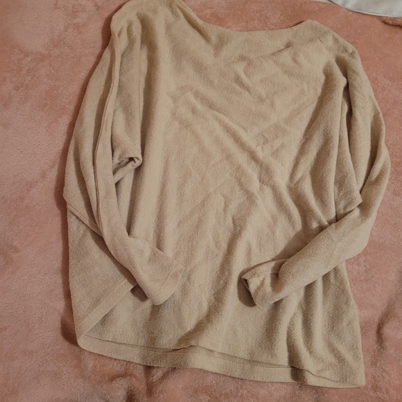 NWOT Forever21 Long Sleeve Beige Tan Cream Women's Size S Small Fuzzy Pullover - Picture 5 of 5